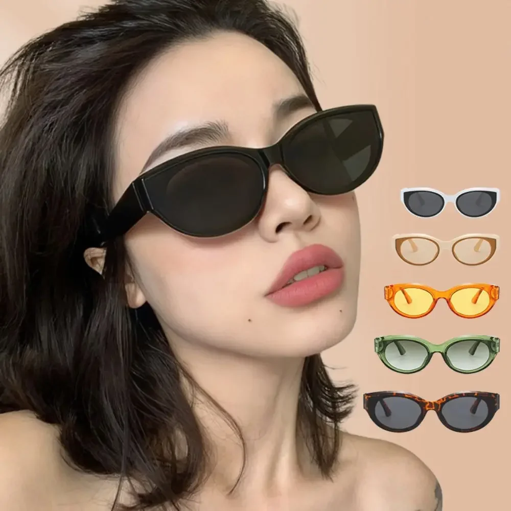 Vintage Fashion Y2K - Kacamata Hitam Mata Kucing Vintage Wanita