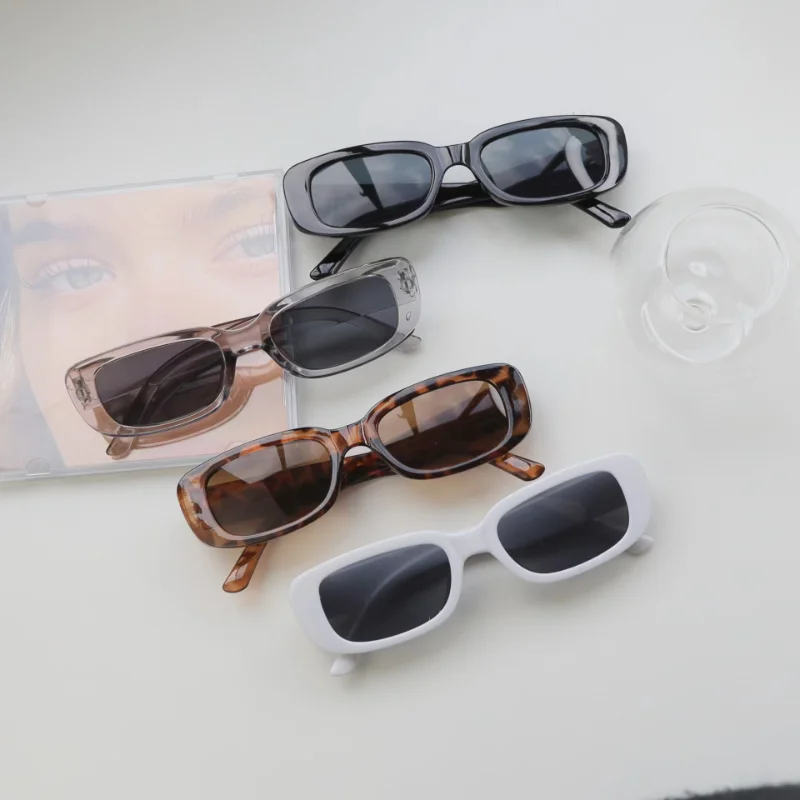 Kacamata Hitam Persegi Kecil A - Vintage Fashion Female ulasan dan harga