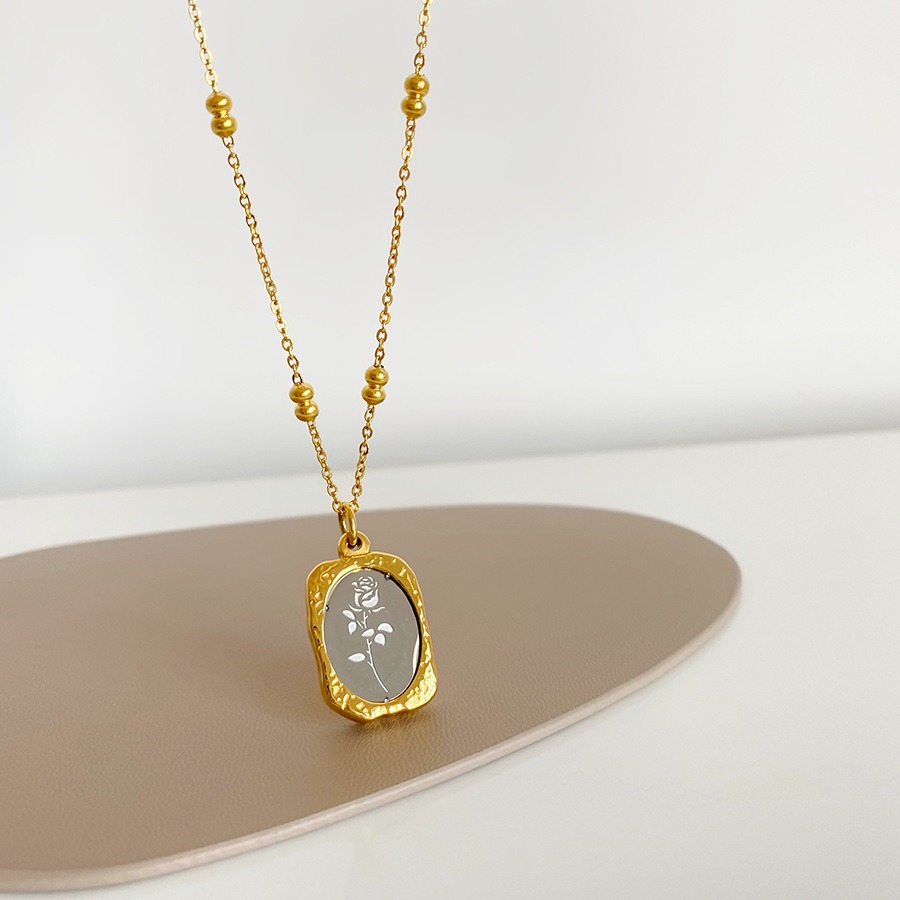 Kalung Liontin Mawar Ukiran Vi - Vintage Fashion Tags ulasan dan harga