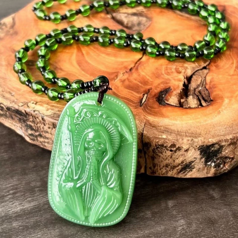 Kalung Liontin Patung Santa Mu - Vintage Fashion Tags ulasan dan harga